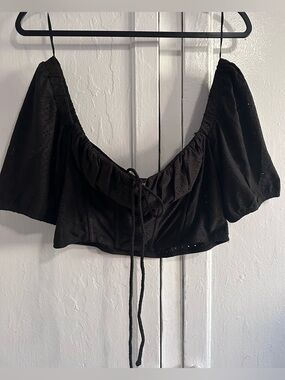 NWOT Hello Molly Black Off-Shoulder Tie-Front Crop Top